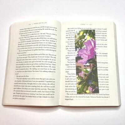 Juego de tres marcapáginas con diseño floral (copia)