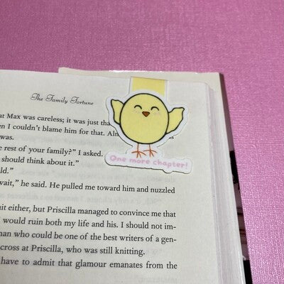 Marcapáginas magnético "Un capítulo más" con diseño de pollito (Copia)