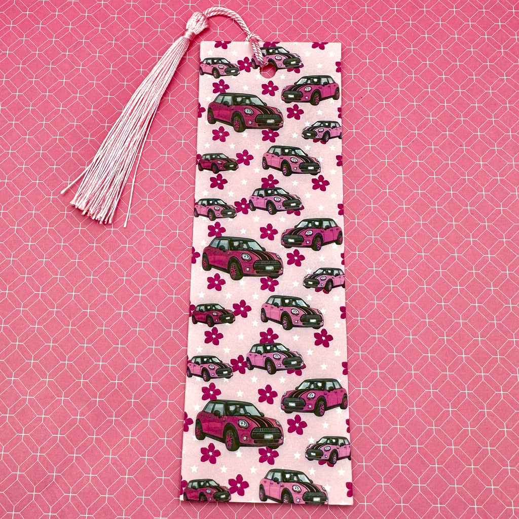 Mini Marci | Marcapáginas con estampado de coche rosa